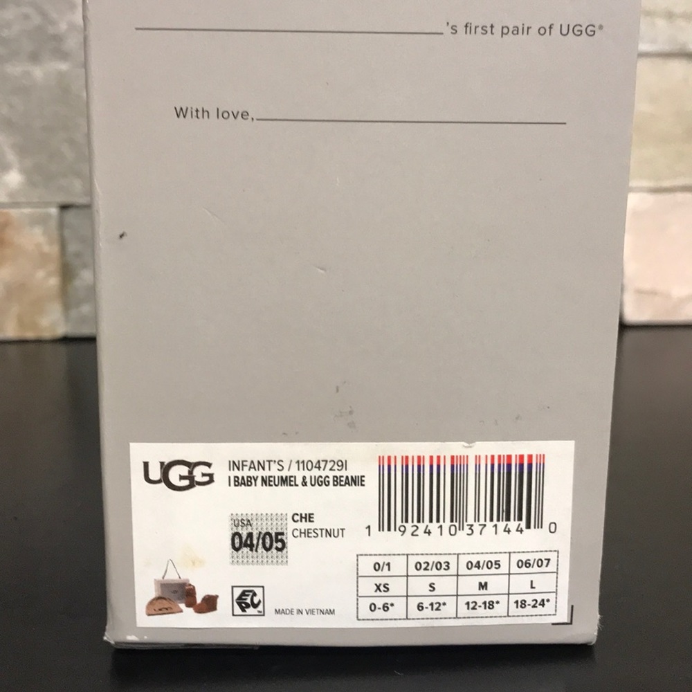🎁 UGG Australia Infant's Neumel with Beanie - Picture 4 of 5